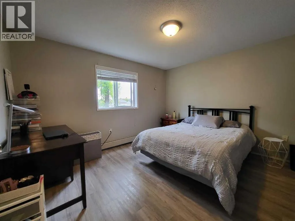 113, 485 Redcrow Boulevard W