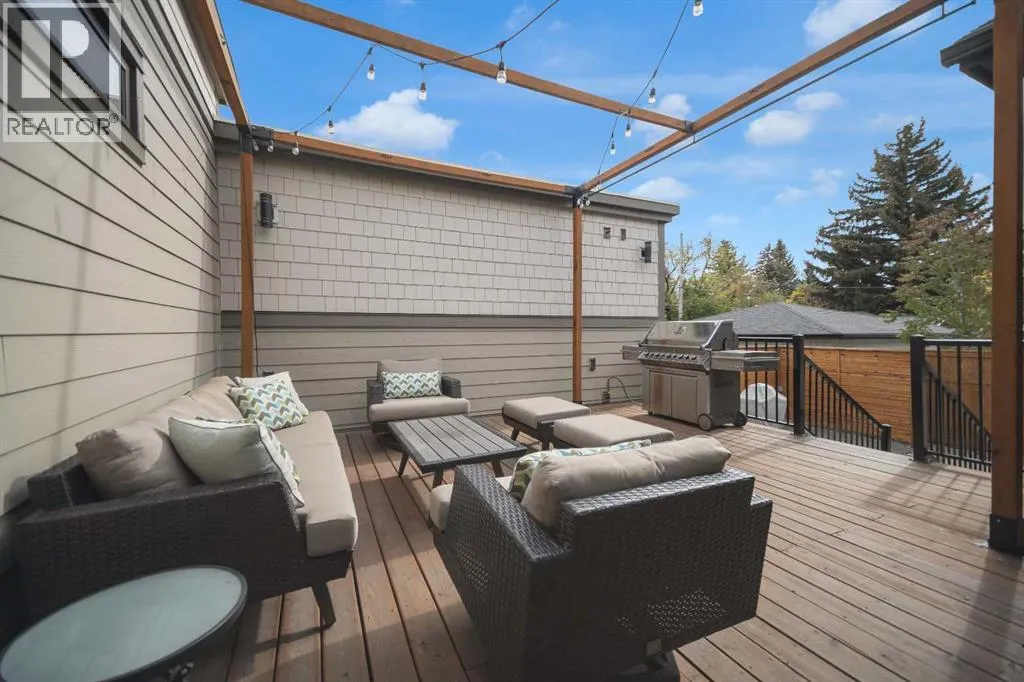 220 Parkwood Place SE