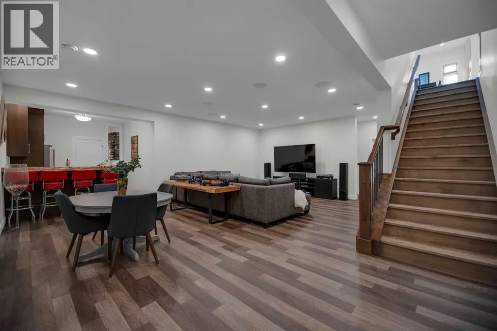 220 Parkwood Place SE