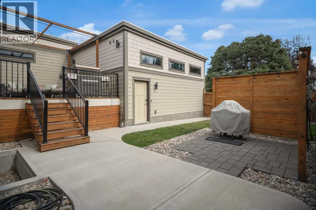220 Parkwood Place SE