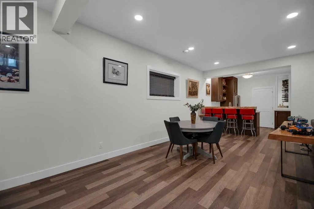220 Parkwood Place SE
