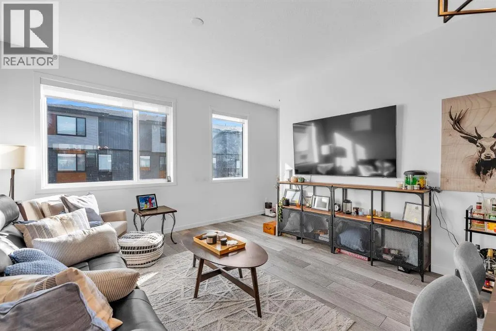 316 Corner Glen Circle NE