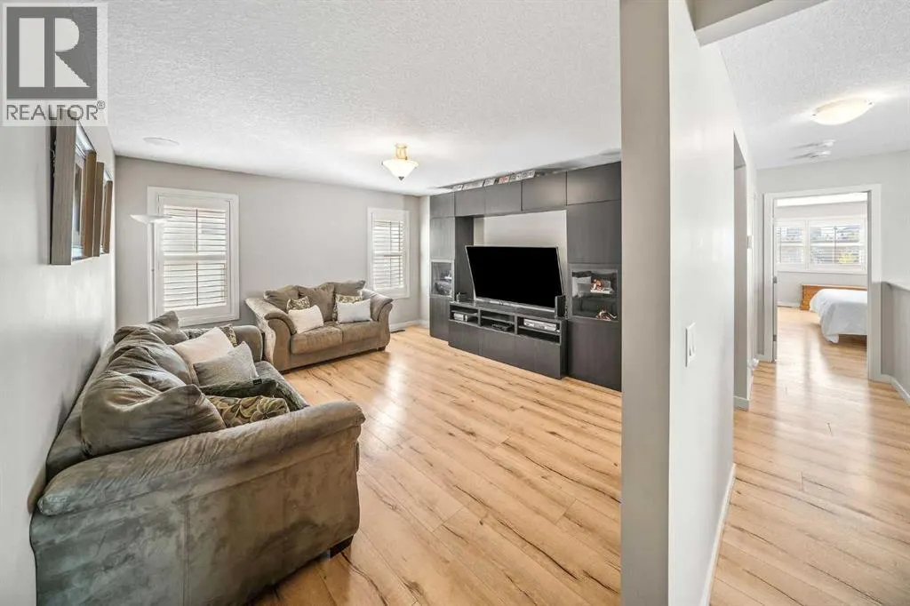 220 Auburn Meadows Crescent SE