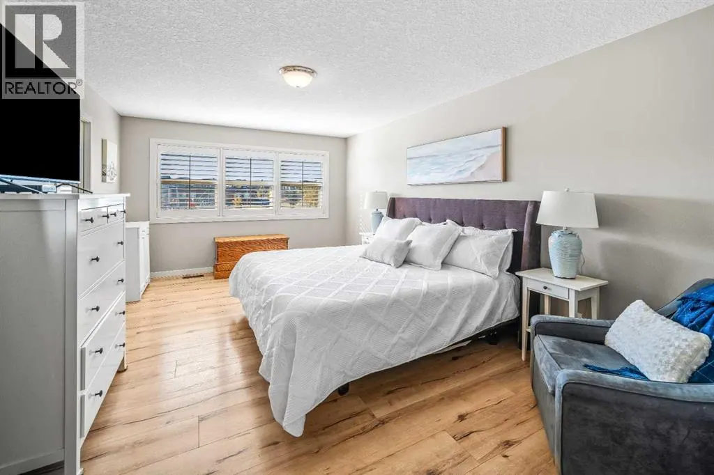 220 Auburn Meadows Crescent SE