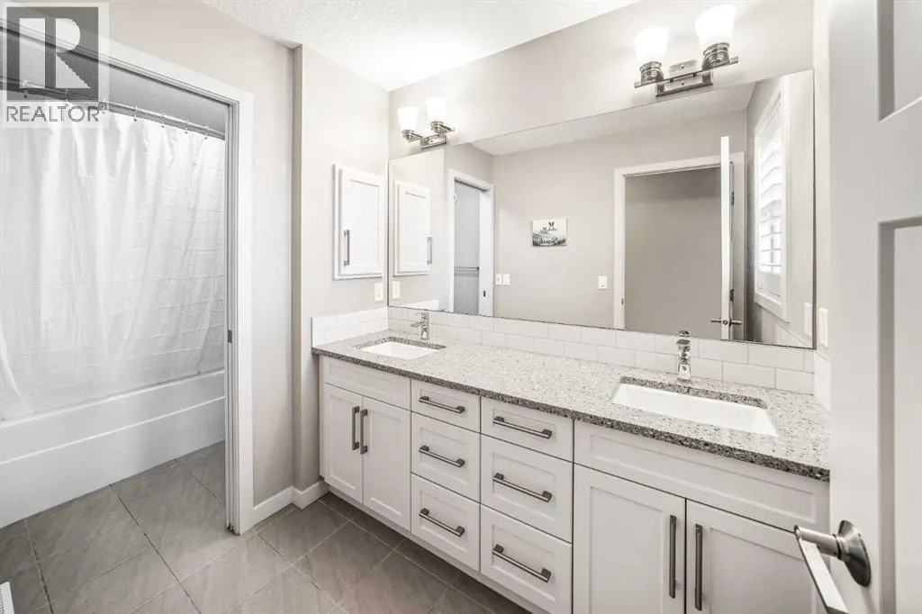 220 Auburn Meadows Crescent SE