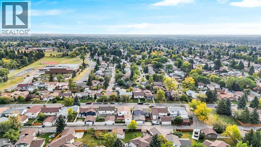 4764 Rundlewood Drive NE