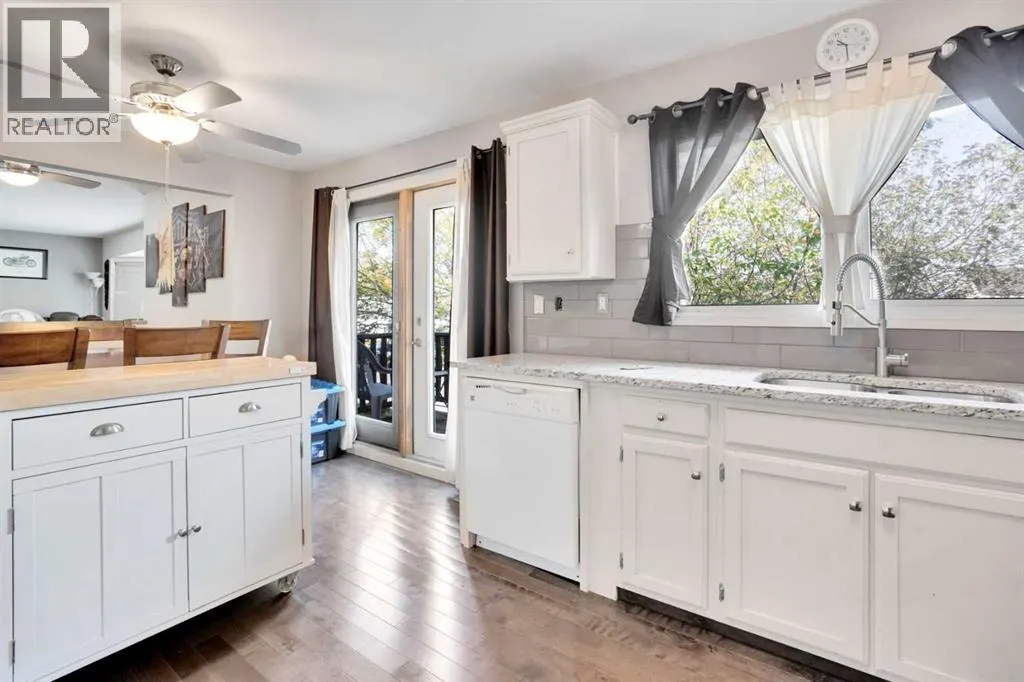 4764 Rundlewood Drive NE