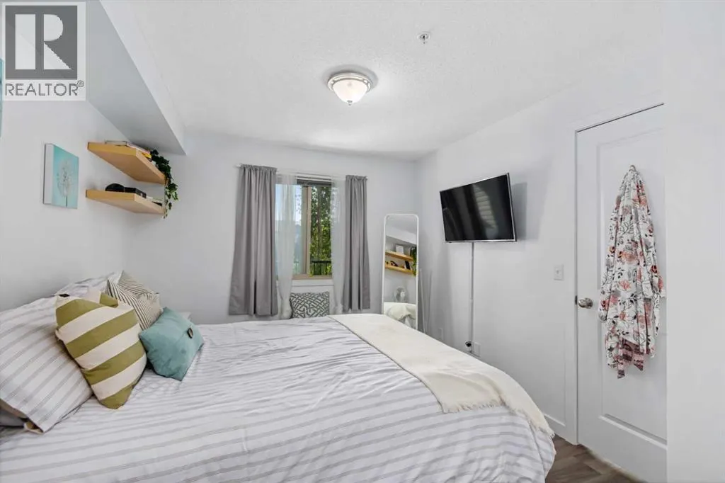 1310, 8 Bridlecrest Drive SW