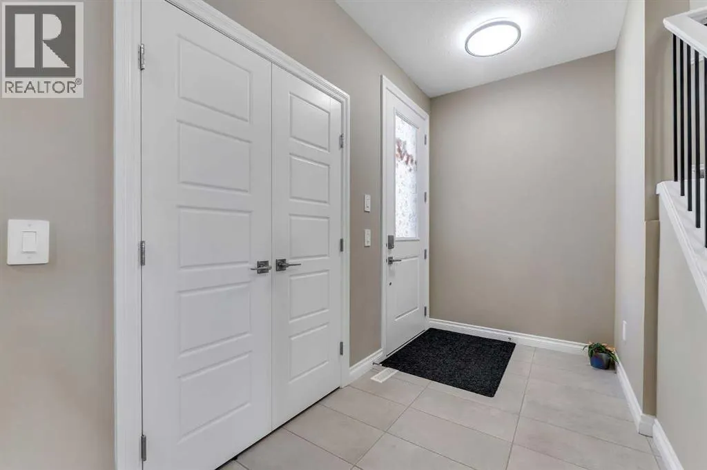 521 Corner Meadows Way NE