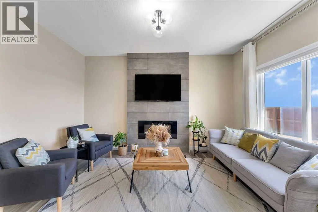 521 Corner Meadows Way NE