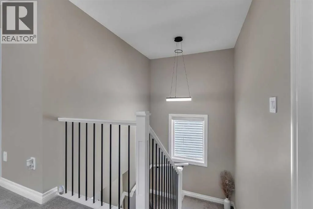 521 Corner Meadows Way NE