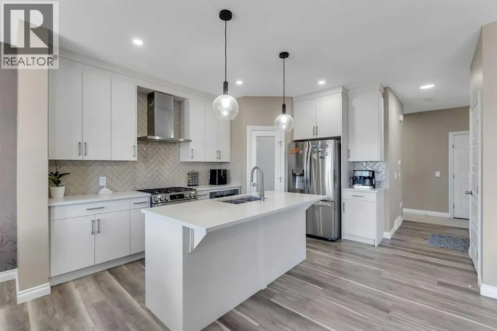 521 Corner Meadows Way NE