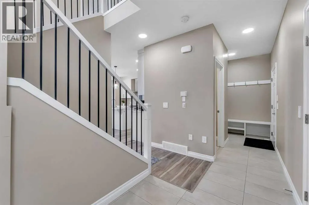 521 Corner Meadows Way NE