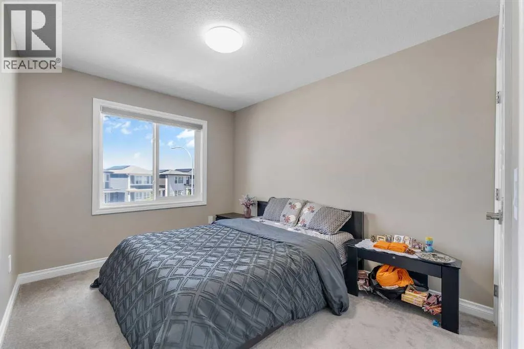 521 Corner Meadows Way NE