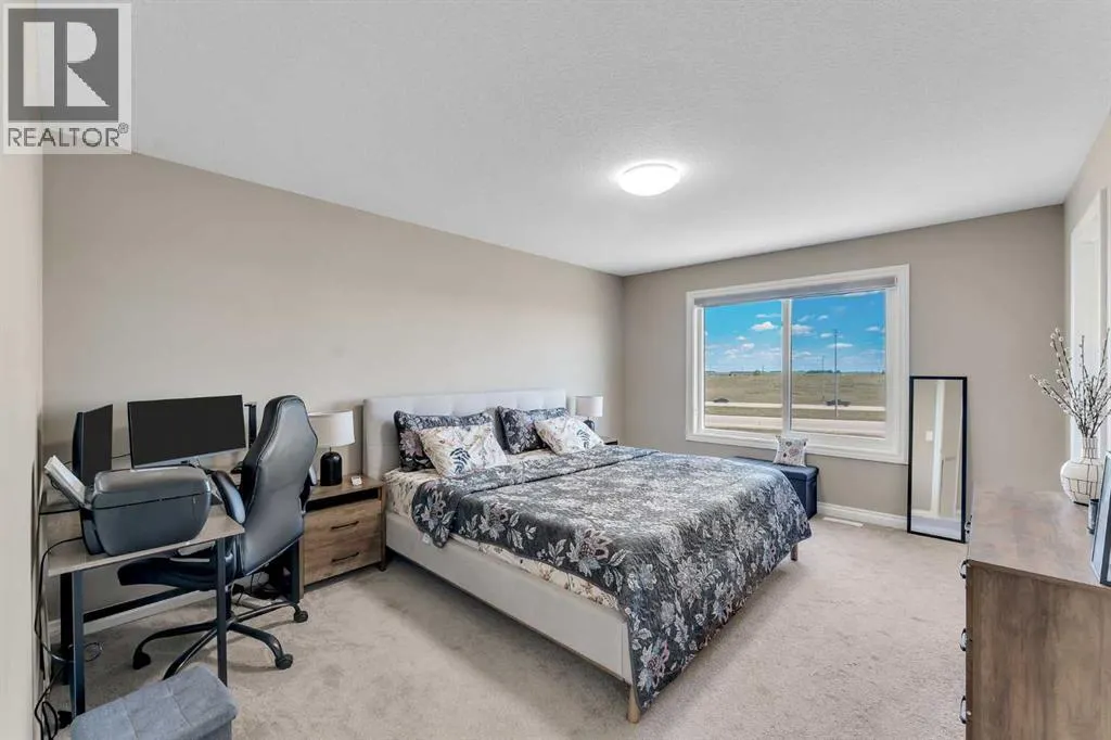 521 Corner Meadows Way NE