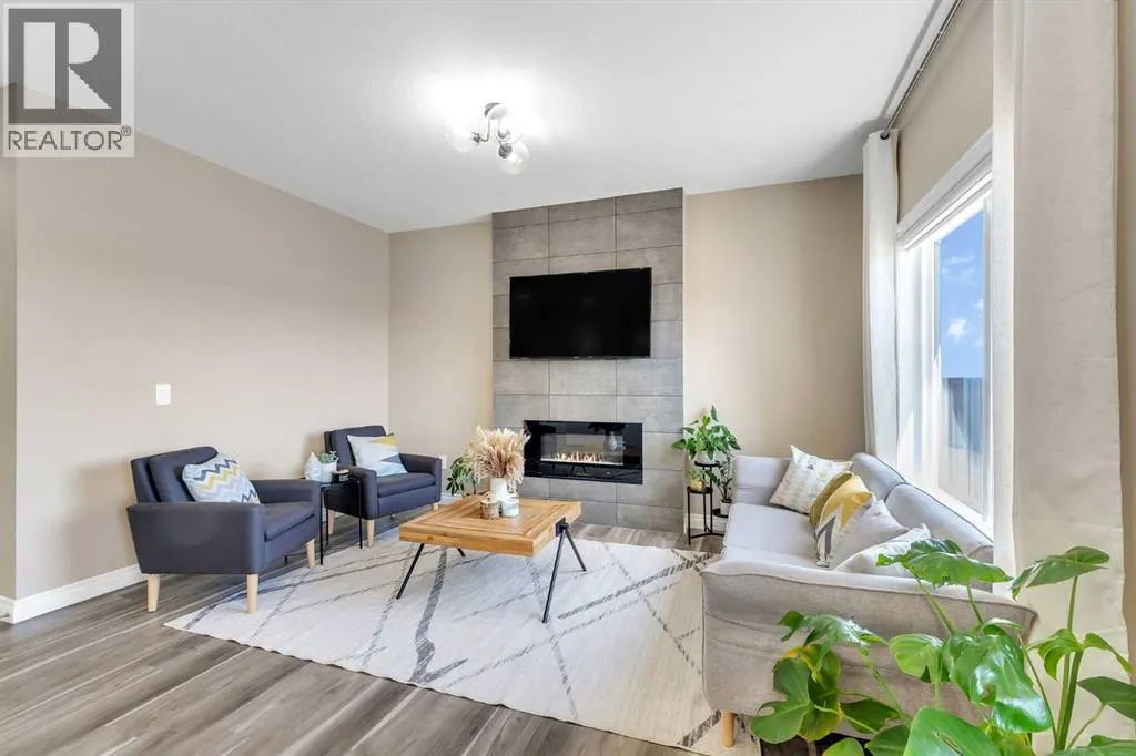 521 Corner Meadows Way NE