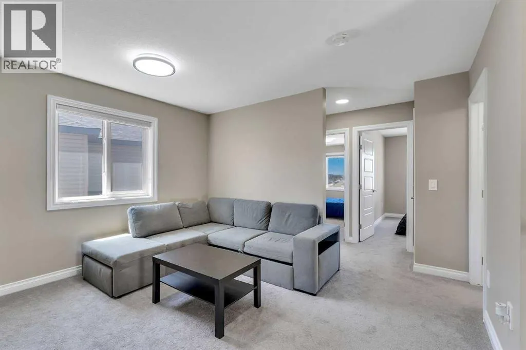 521 Corner Meadows Way NE