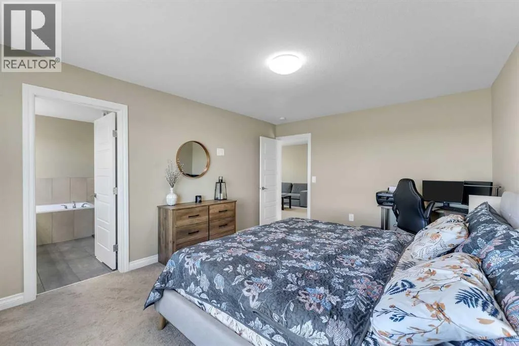 521 Corner Meadows Way NE