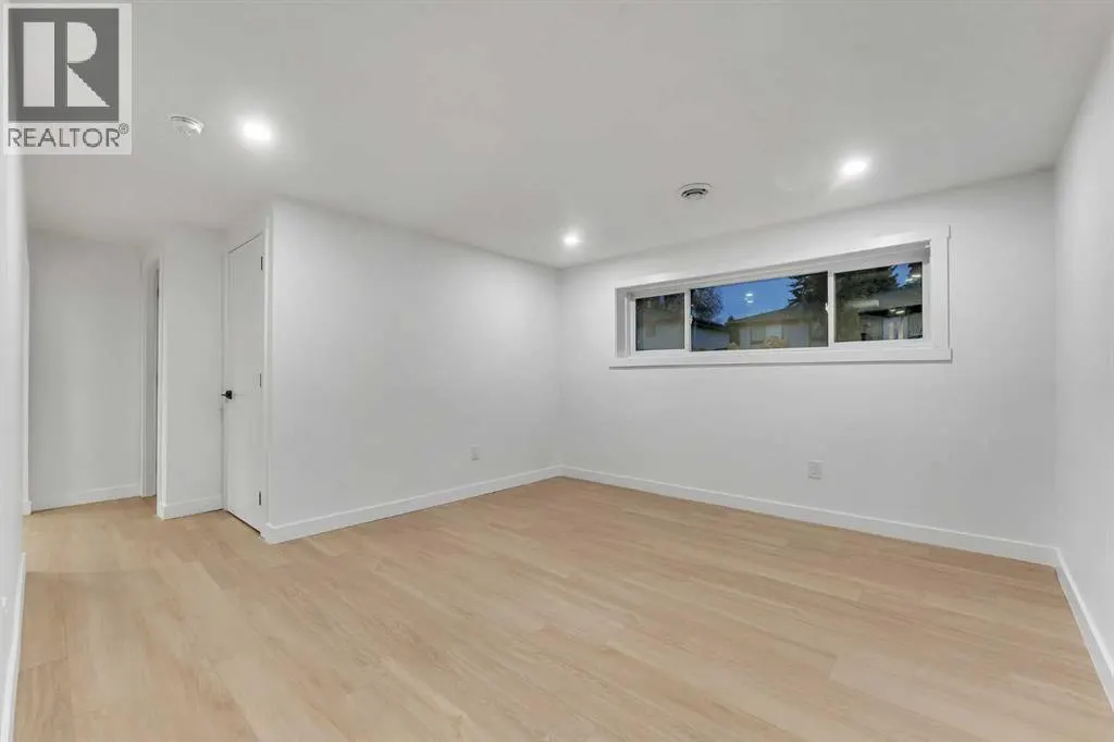 352 Lysander Place SE