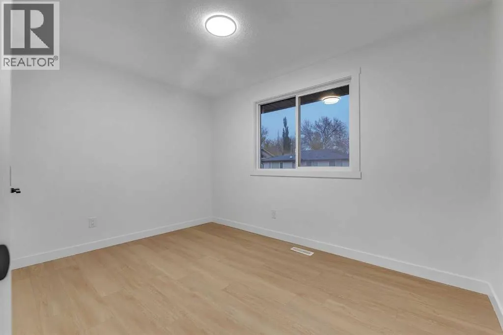 352 Lysander Place SE