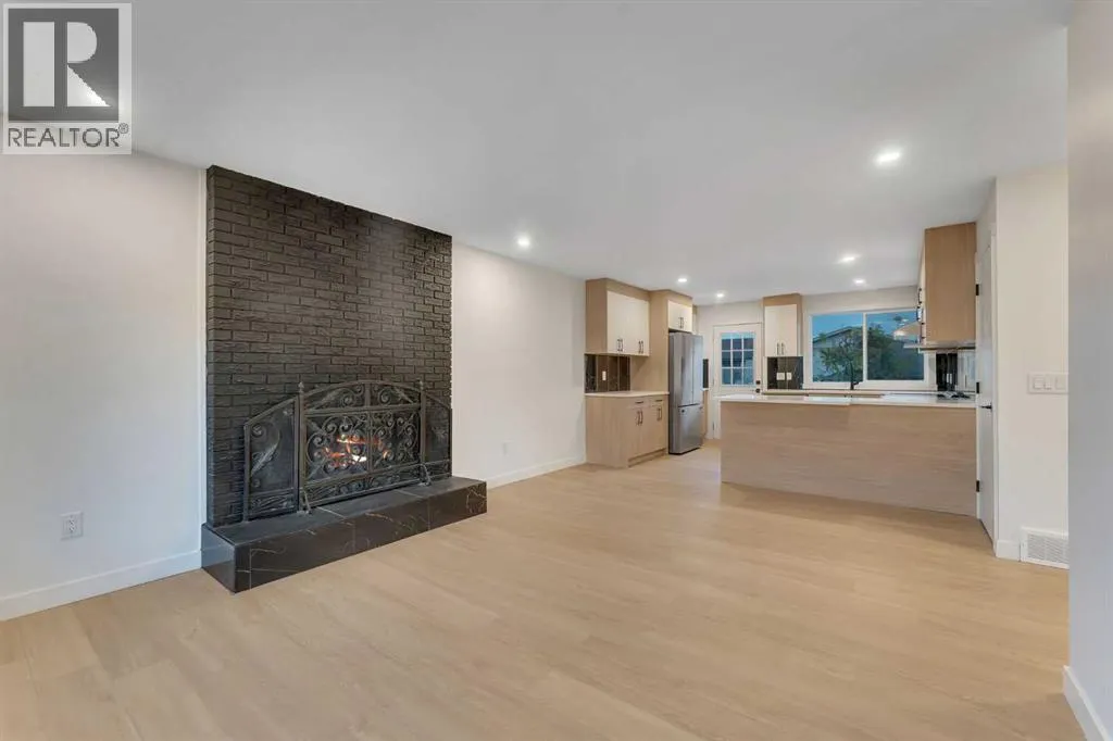 352 Lysander Place SE