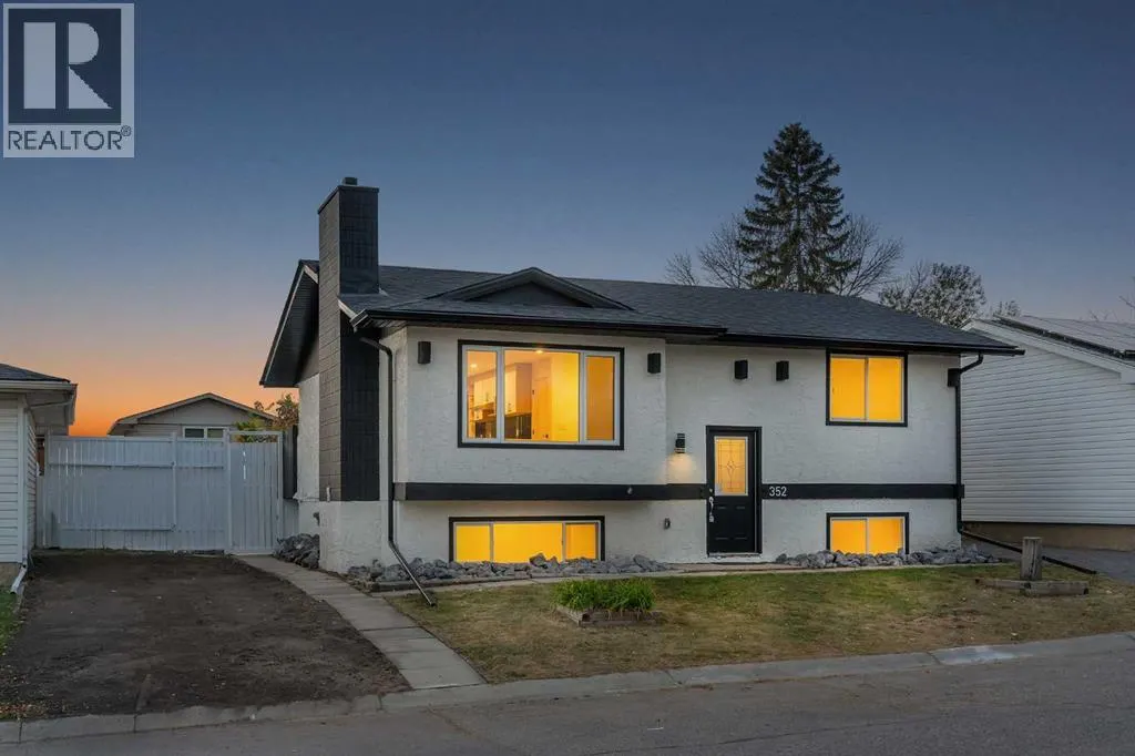 352 Lysander Place SE
