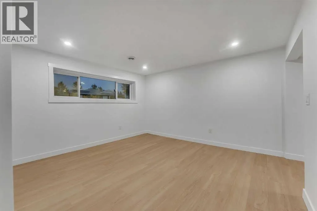 352 Lysander Place SE