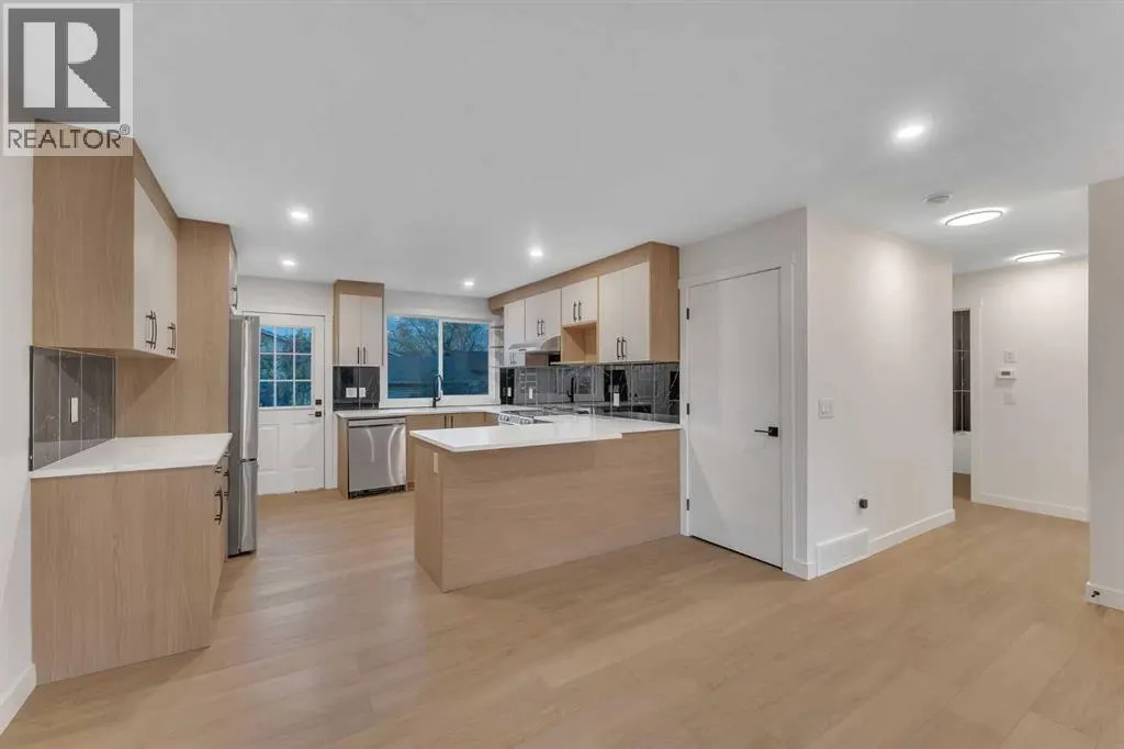 352 Lysander Place SE