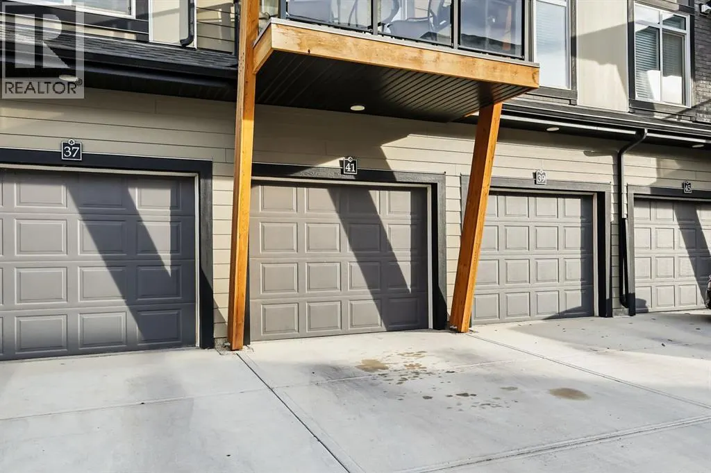 41, 230 Seton Passage SE