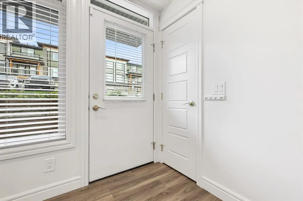 41, 230 Seton Passage SE