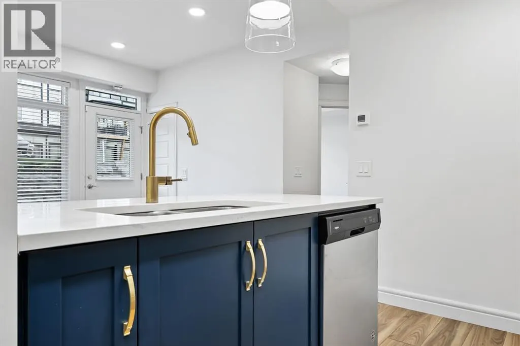 41, 230 Seton Passage SE