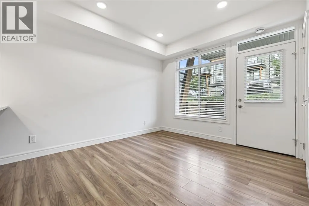 41, 230 Seton Passage SE