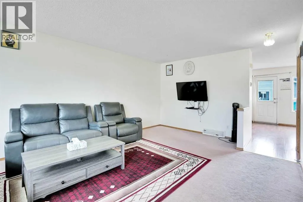 137 Martin Crossing Manor NE