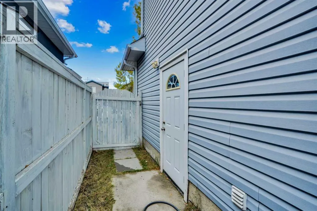 137 Martin Crossing Manor NE