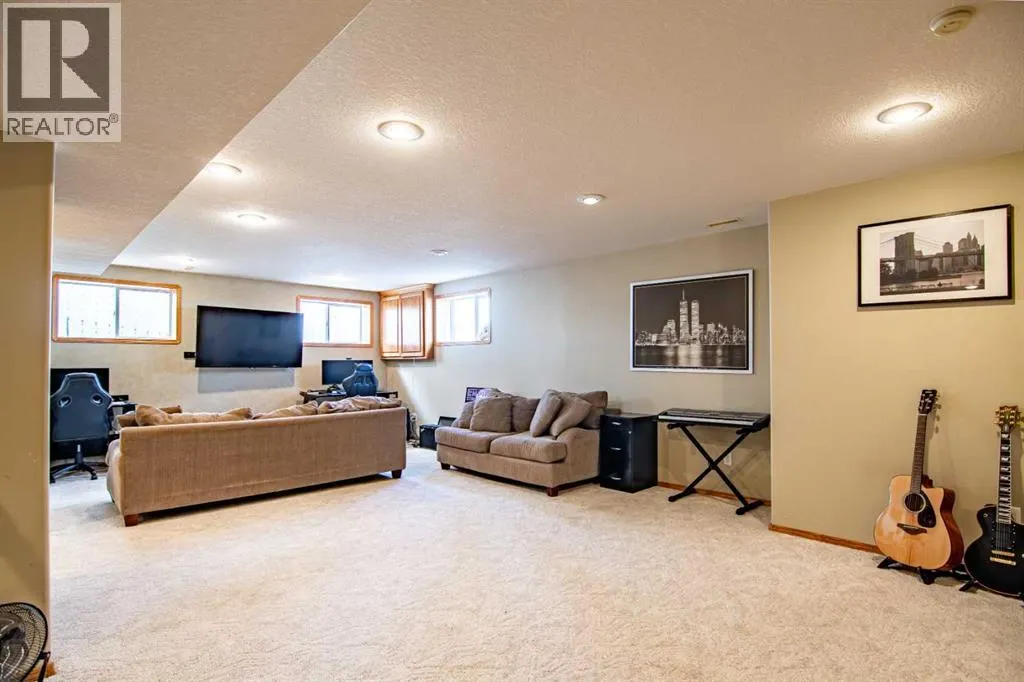 123 Robinson Crescent