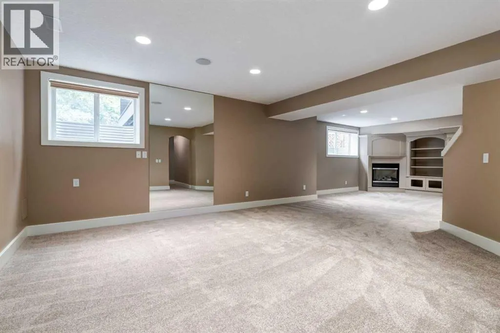 230 Discovery Ridge Boulevard SW