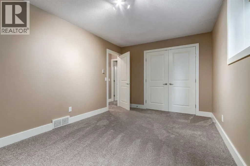 230 Discovery Ridge Boulevard SW