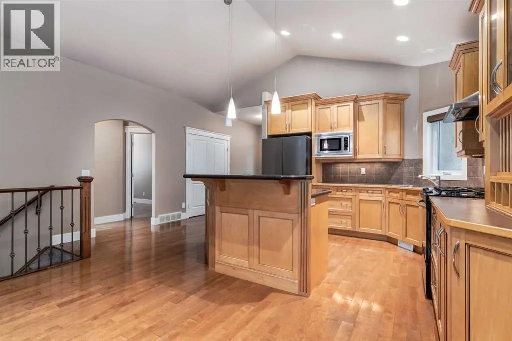 230 Discovery Ridge Boulevard SW