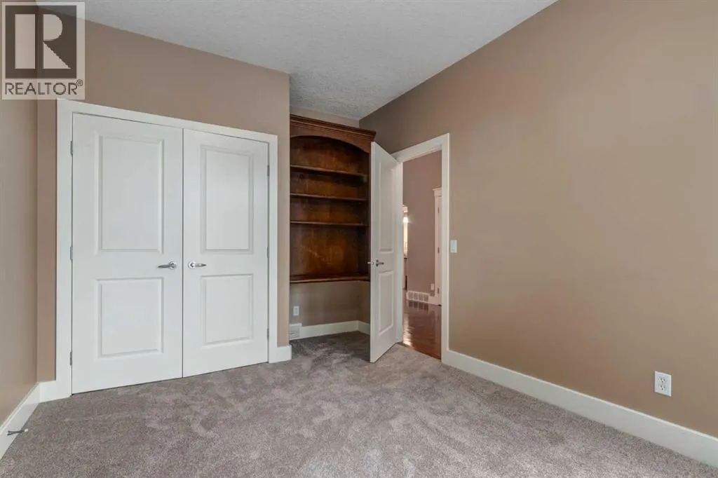 230 Discovery Ridge Boulevard SW