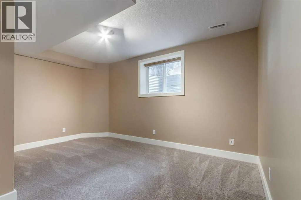 230 Discovery Ridge Boulevard SW
