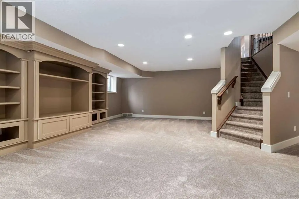 230 Discovery Ridge Boulevard SW