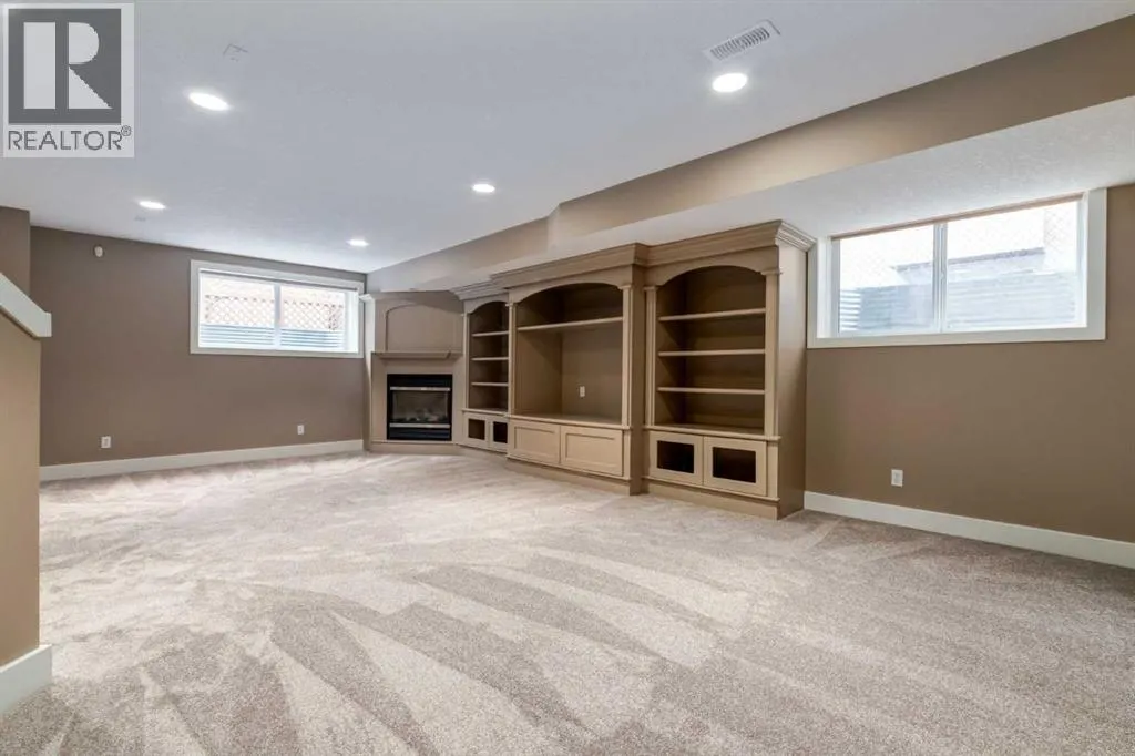 230 Discovery Ridge Boulevard SW