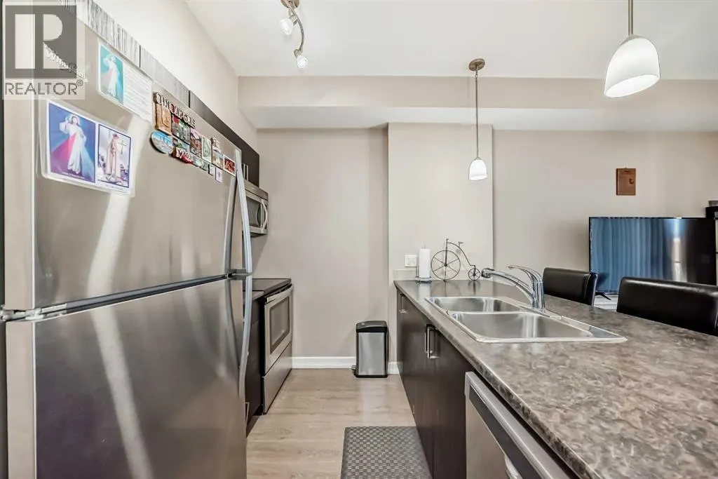 301, 117 Copperpond  SE