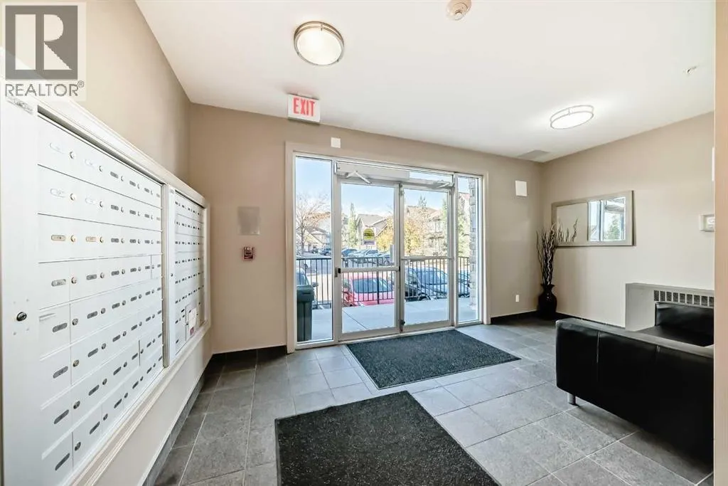 301, 117 Copperpond  SE