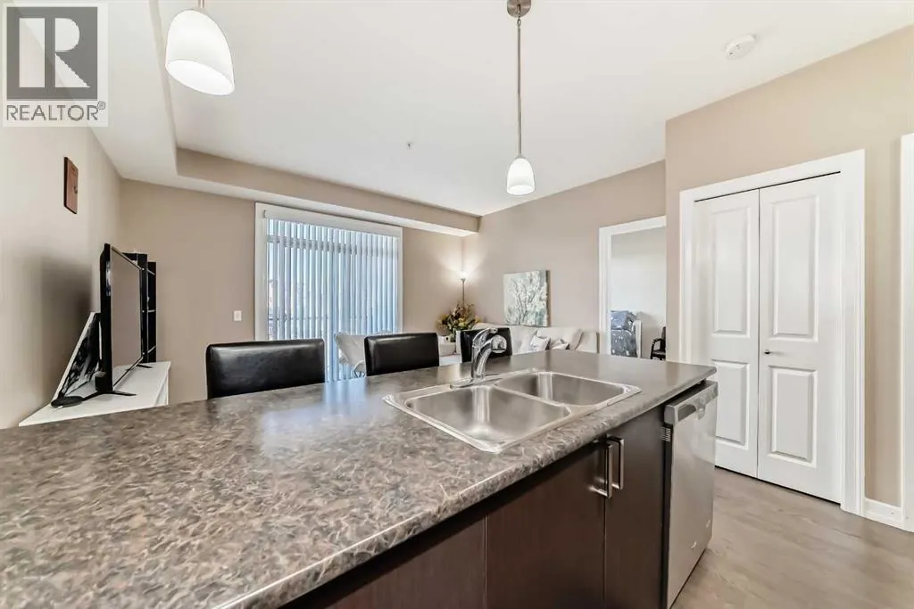 301, 117 Copperpond  SE