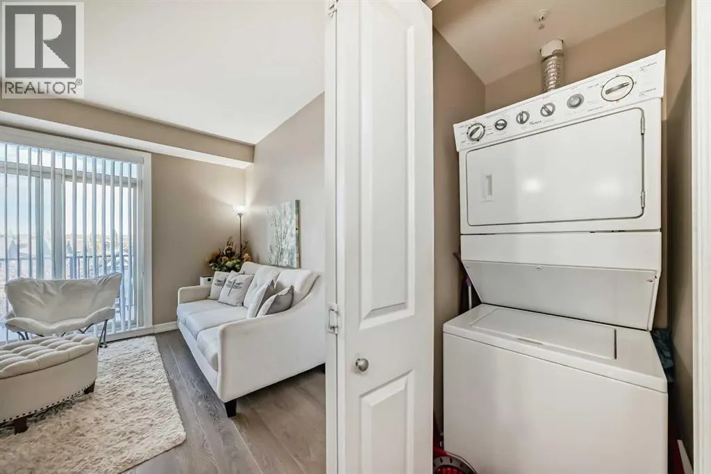 301, 117 Copperpond  SE