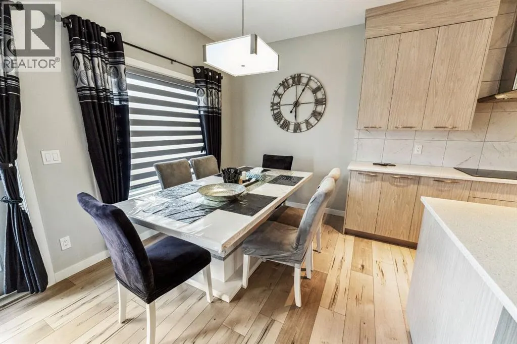428 Chinook Gate Square