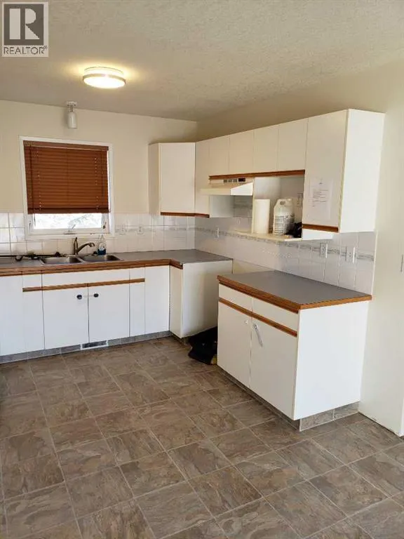 81 Ojibwa Road W