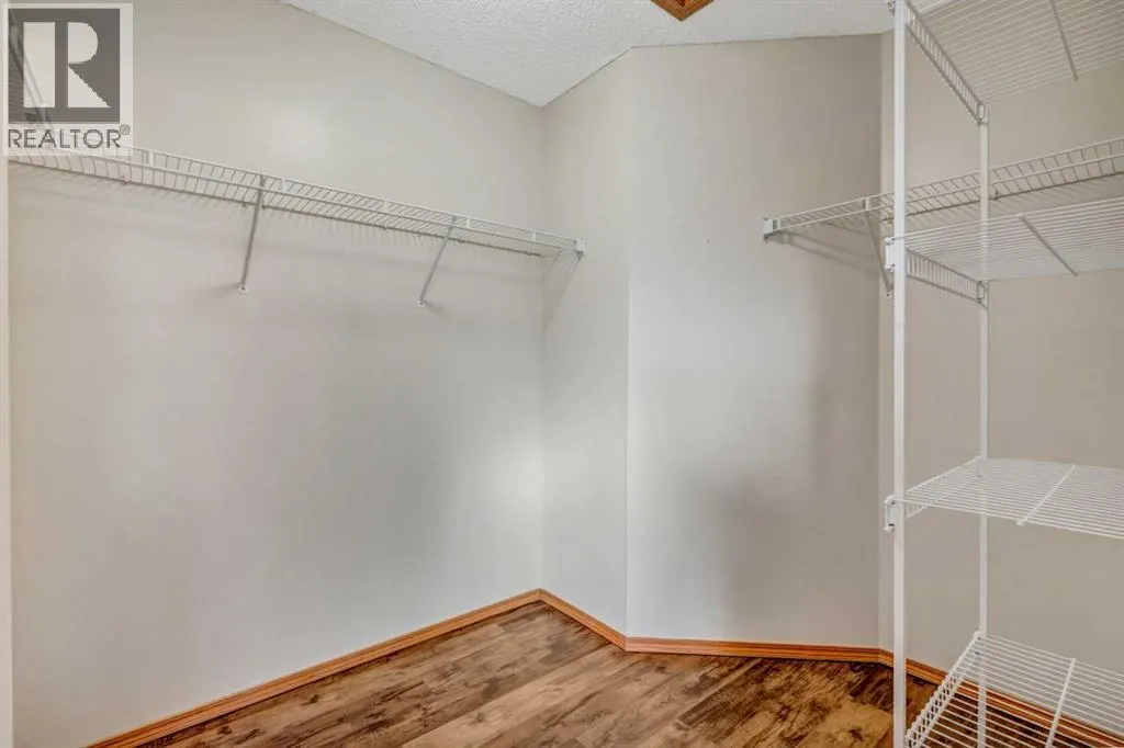 60 Citadel Peak Mews NW