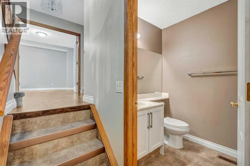 60 Citadel Peak Mews NW